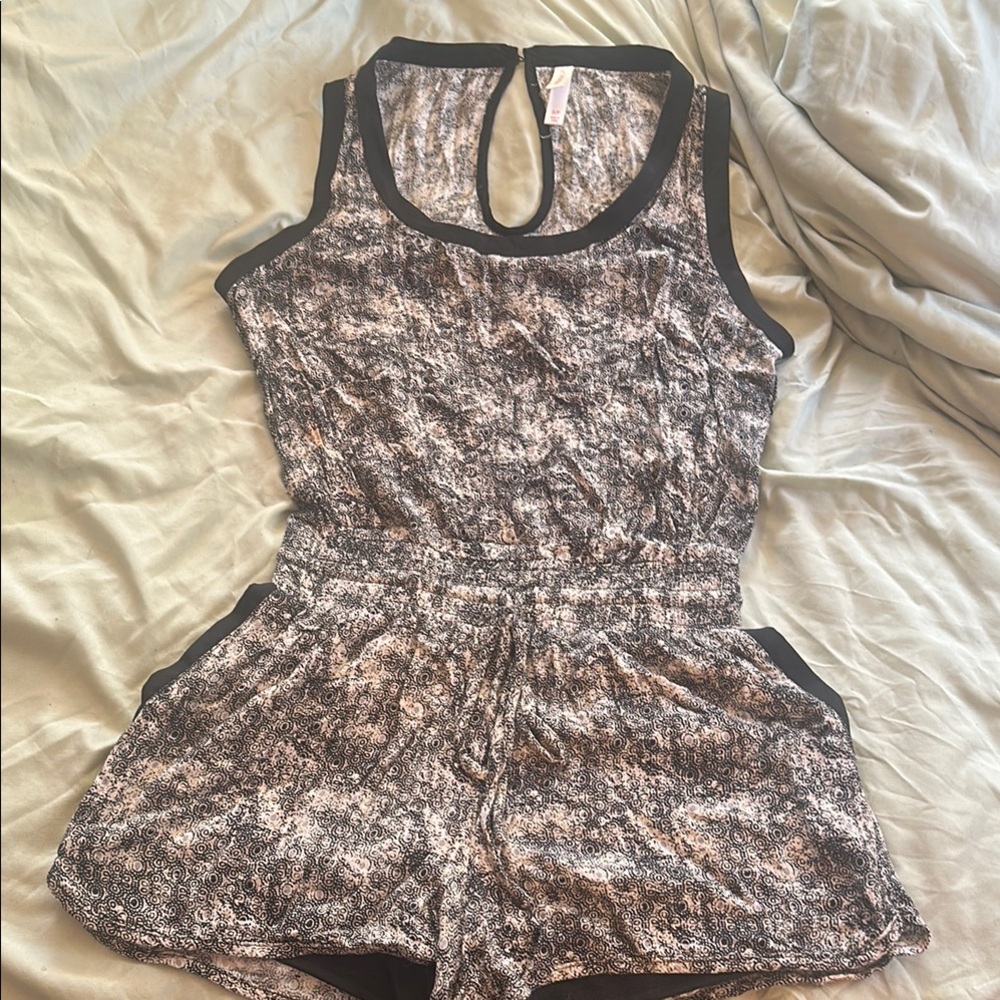 Black and Gray Sleeveless Romper